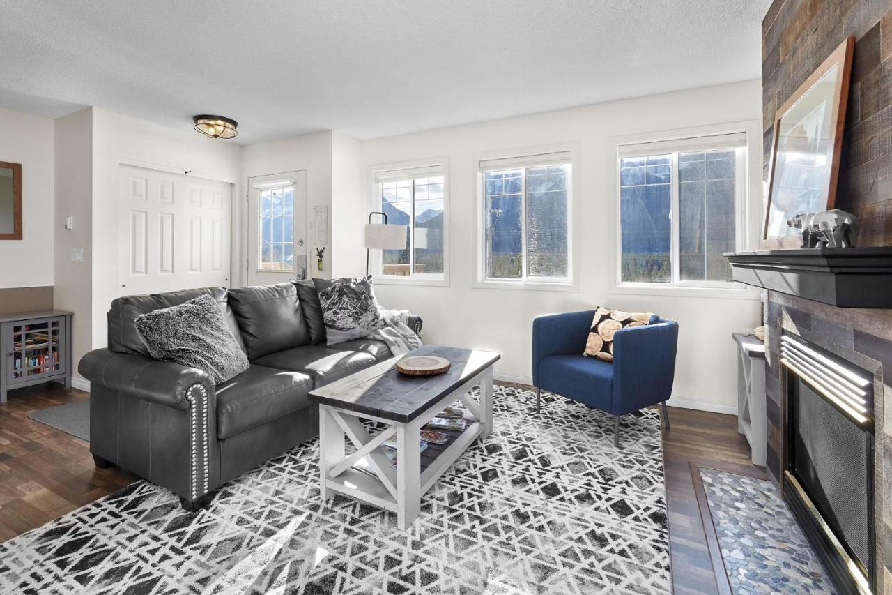 Mountain Gate - Pet Friendly 2br W Mountain Views And Open Hot Tub Canmore